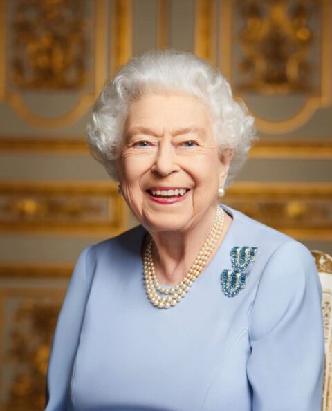 Il nostro saluto a Sua Maestà la Regina.